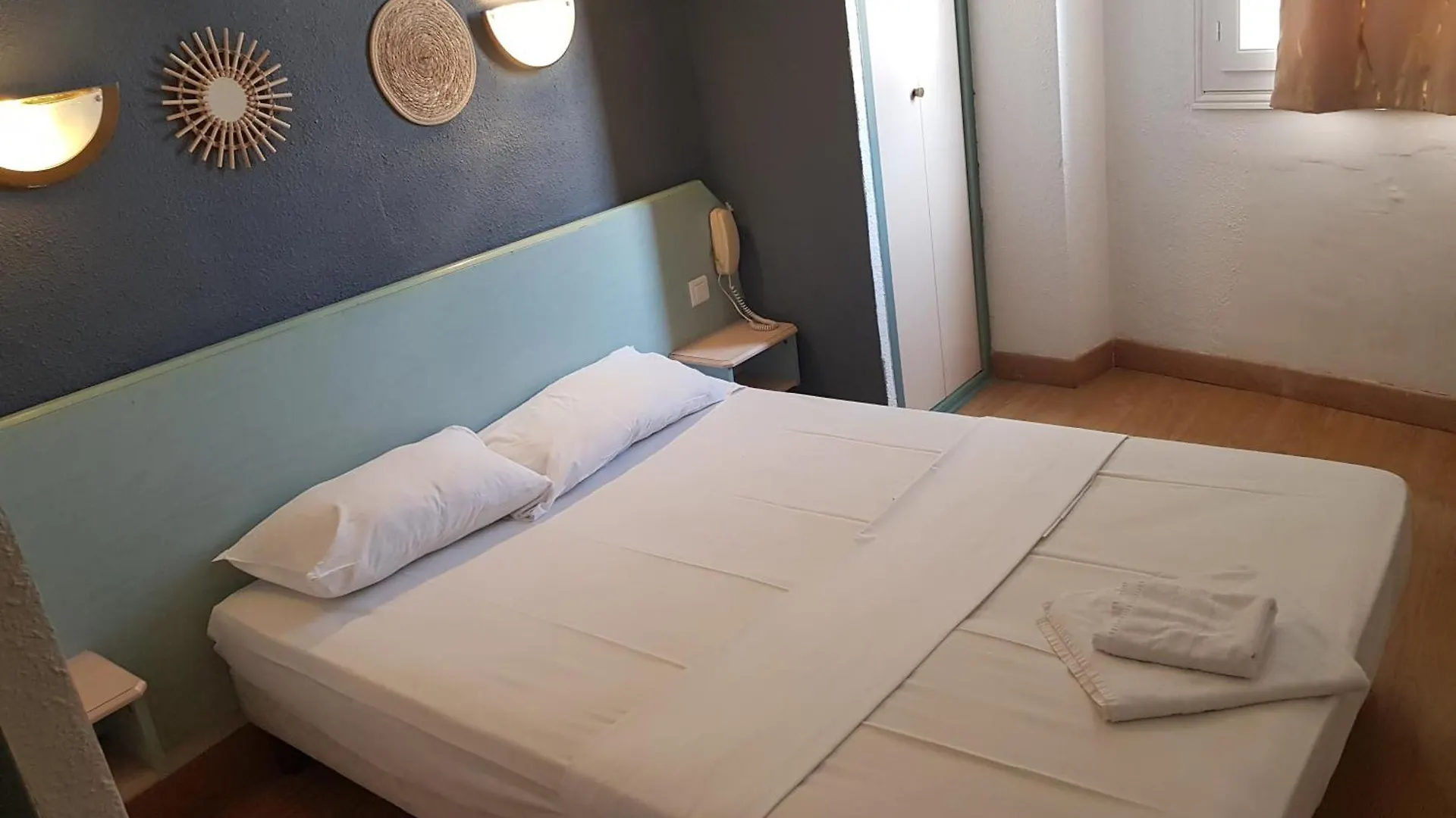 Hotel Saint Jean Baptiste Lourdes Francia