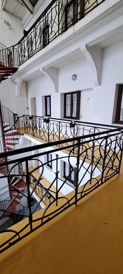Hotel Saint Jean Baptiste Lourdes 2*,