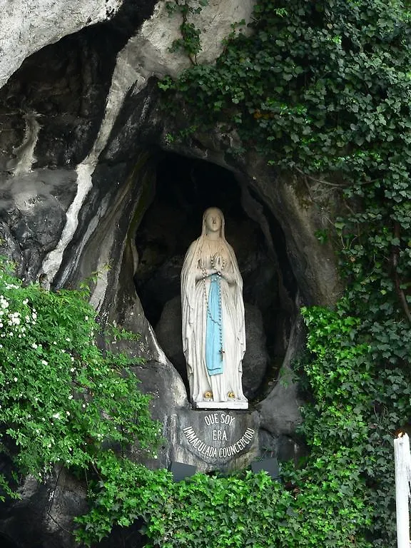 Hotel Saint Jean Baptiste Lourdes 2*,